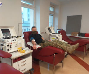 ANTYTERRORYŚCI weszli do RCKiK w Lublinie! Oddali osocze dla chorych na COVID [ZDJĘCIA]