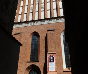 Przejmujące Groby Pańskie w Warszawie. Wielkanoc 2022