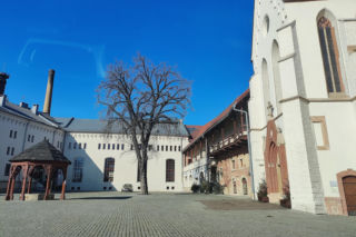 To miasto w województwie śląskim było stolicą. Znajduje się w nim perła śląskiego gotyku