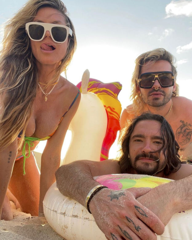 Naga heidi klum pokazuje piersi. Ma na sobie tylko krem