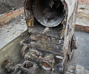 W piwnicy przedwojennej kamienicy znaleziono maszynę do palenia kawy