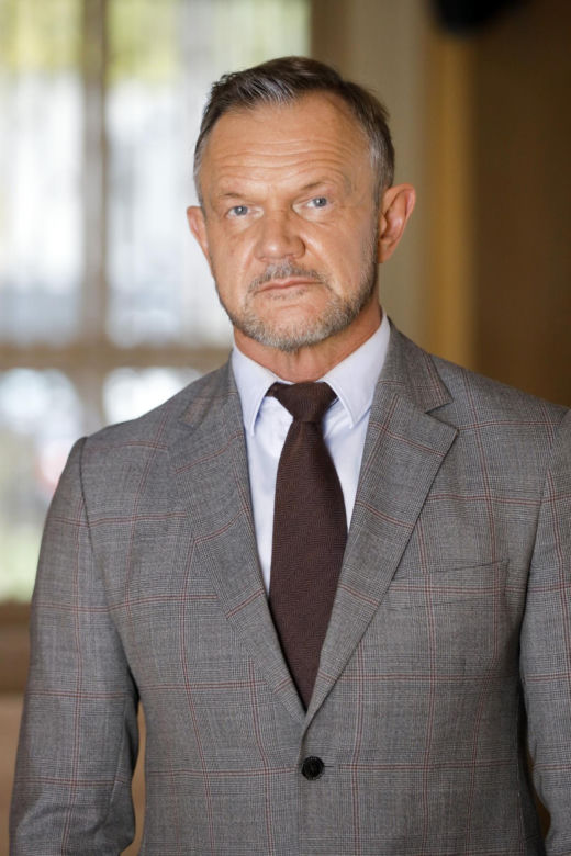 Cezary Pazura kiedyś i dziś. Tak na przestrzeni lat zmieniał się odtwórca roli Jurka Kilera