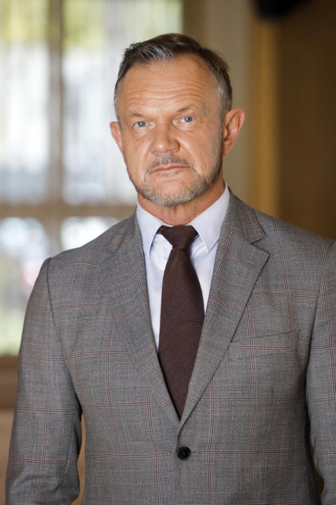 Cezary Pazura kiedyś i dziś. Tak na przestrzeni lat zmieniał się odtwórca roli Jurka Kilera