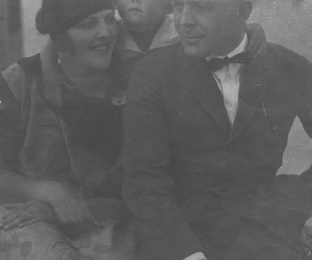 Aktor Kazimierz Junosza-Stępowski z żoną Jadwigą i synem Jurkiem. O ich tragedii przeczytasz na SE Portal Obronny.