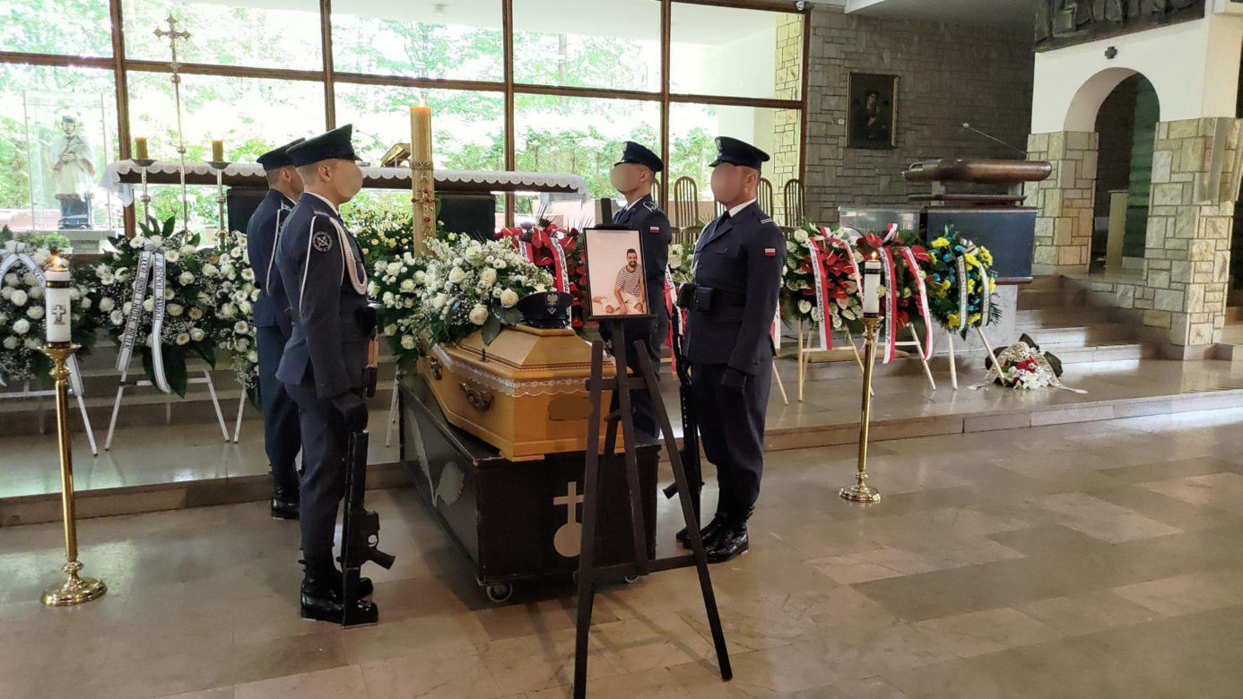 Pogrzeb Marcina Mizi. Ostatnia droga strażnika, skatowanego na Dniach Sosnowca