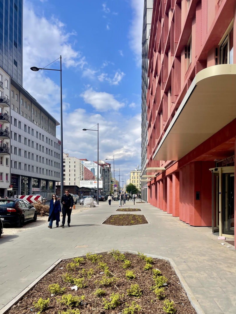 Żelazna 54 w Warszawie