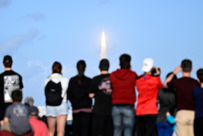 Chwile grozy kosmonautów lecących w stronę Księżyca! Dostali niepokojącą wiadomość