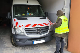 Dostawczy Mercedes za 200 tys. złotych odzyskany. Podejrzanemu grozi 5 lat pozbawienia wolności