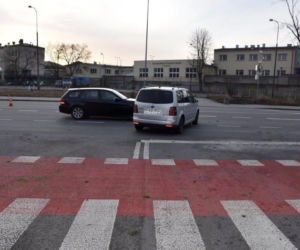 Zderzenie dwóch pojazdów na skrzyżowaniu Krakowskiej i Kochanowskiego w Tarnowie