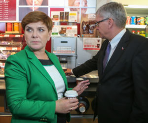 SZYKUJĄ SIĘ RZĄDY SILNEJ RĘKI.