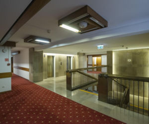 Dom Poselski idzie do remontu. W takich warunkach obecnie mieszkają posłowie 