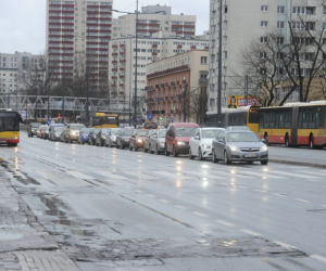 Zielona fala zatrzymała pieszych i samochody