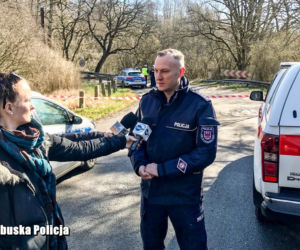 Ford Mondeo wpadł do rzeki Drawa, cztery młode osoby nie żyją