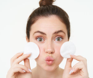 Zamiast do kawy, nałóż na twarz. Tę metodę stosowała już Kleopatra