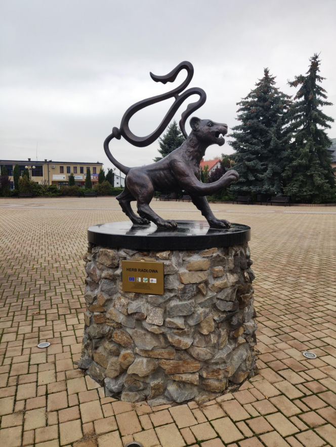 To jedno z najpiękniejszych miast w województwie małopolskim. Kiedyś było wsią, która należała do biskupów krakowskich