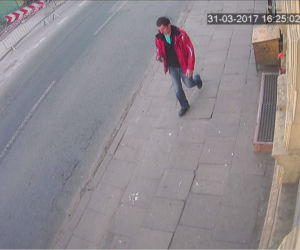 3 Ten mężczyzna poszukiwany jest za rozbój w sklepie na Wólczańskiej