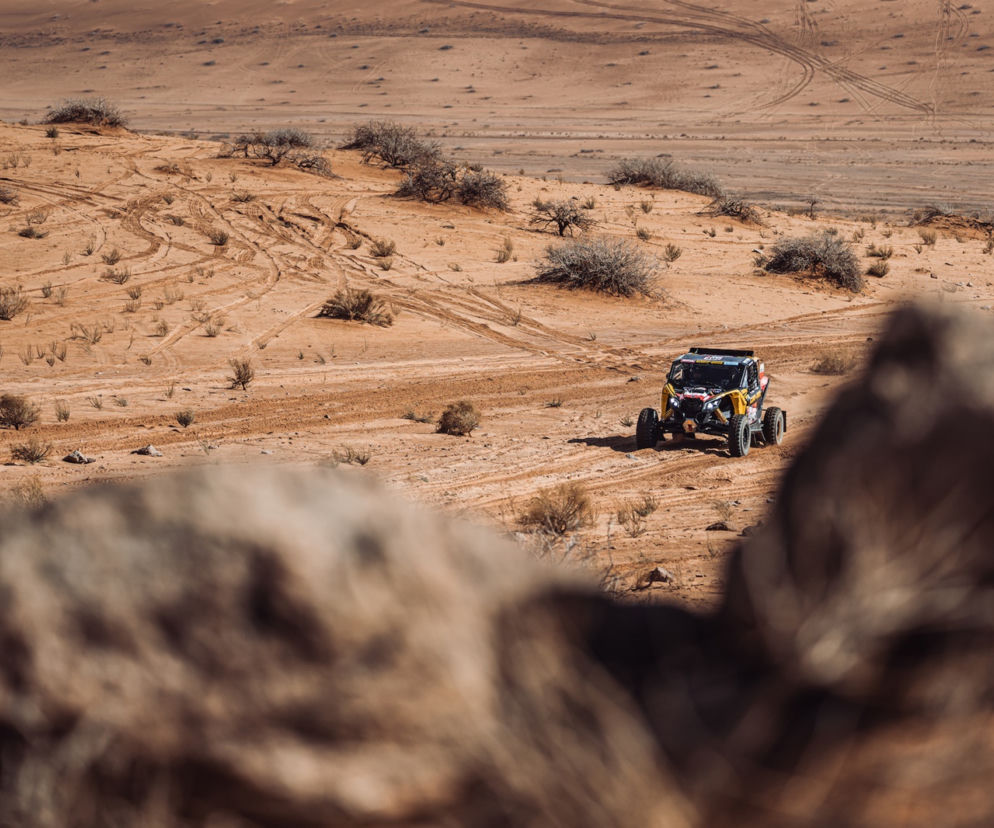 Lekki pojazd marki Can-Am w rajdzie Dakar
