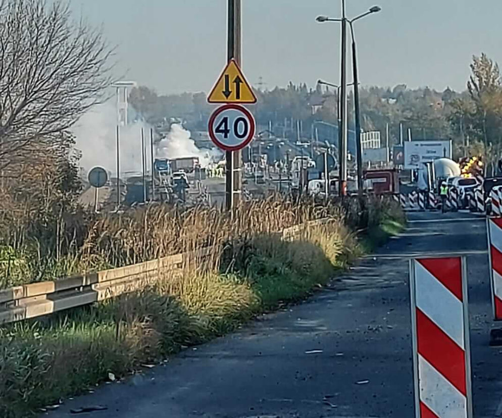 Potężne korki na DK94 w Sosnowcu i Dąbrowie Górniczej. Wszystko przez pożar samochodu. Co się stało?