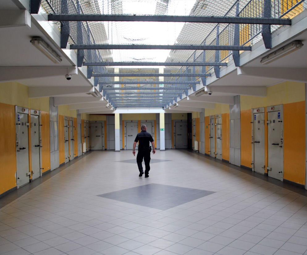Szczecinek: Więzień rzucił się na lekarkę. Miał przy sobie nóż