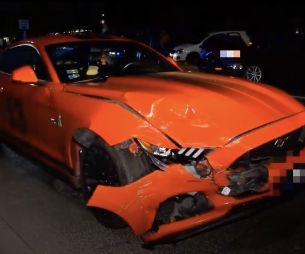Wypadek youtubera - Ford Mustang skasowany
