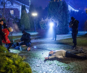 PIERWSZA MIŁOŚĆ. Gangster Borys Filipow (Eugeniusz Malinowski), Aneta Pałkowska (Maria Pakulnis)