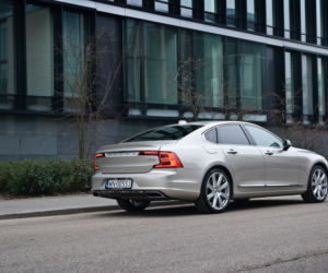 Volvo S90 D4
