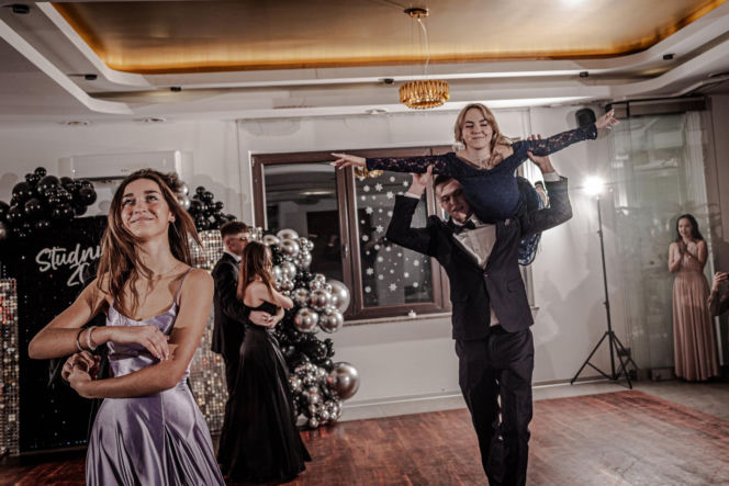 Studniówka liceum w Zawoi