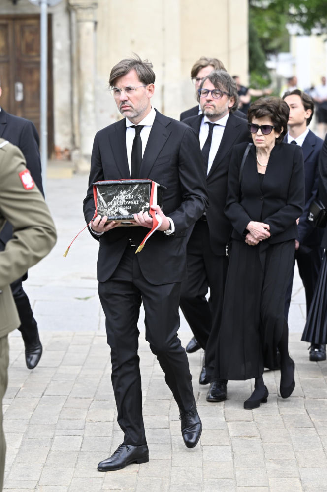Grób Andrzeja Olechowskiego