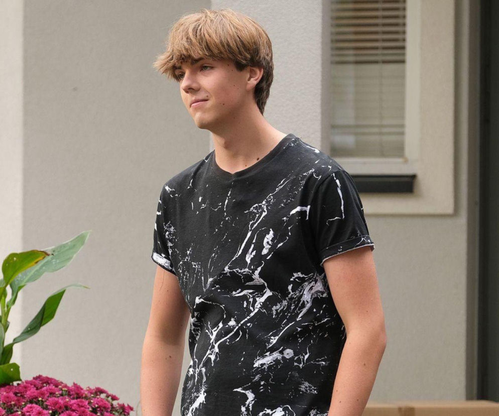 Barwy szczęścia 26-28 stycznia. Rodzinny dom na sprzedaż! Powrót Huberta z USA wywołuje burzę