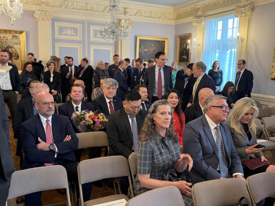Wręczenie Krzyża Wielkiego Orderu Zasługi RP rodzicom Michaela Ollisa w Waszyngtonie, DC
