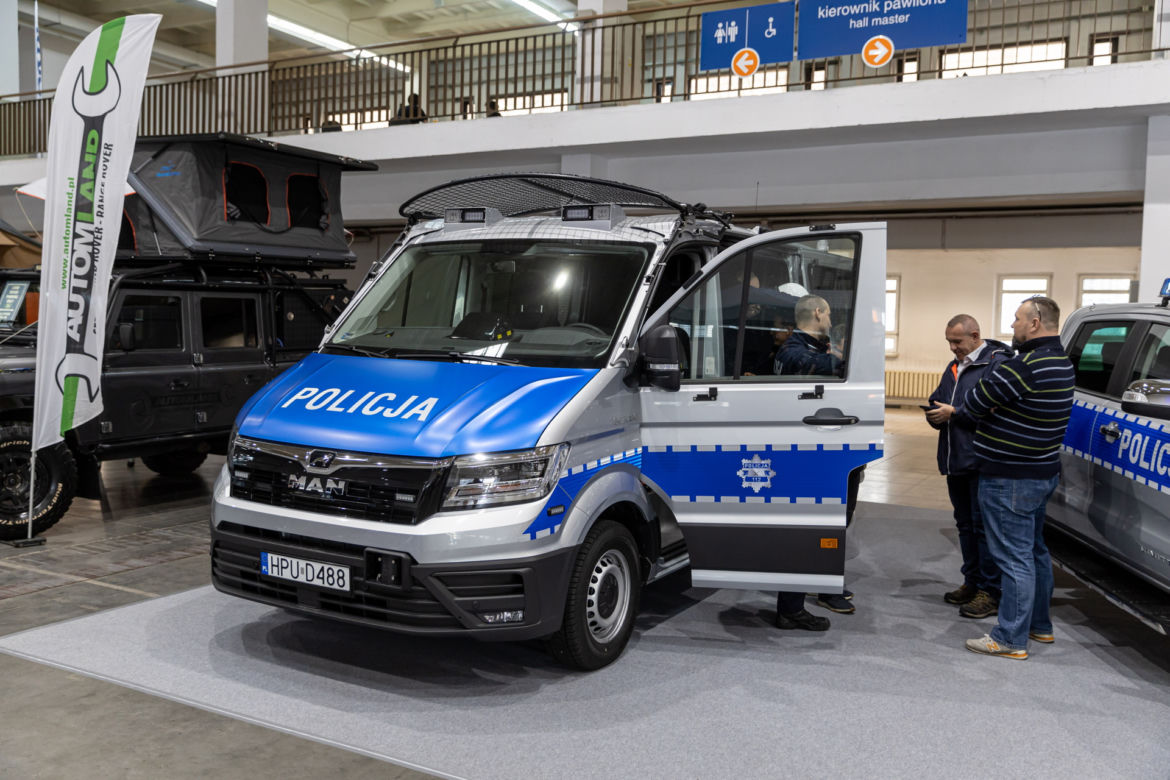 Poznań Motor Show 2022 trwa. Pojazdy policyjne także zachwycają 