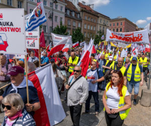 Marsz Solidarności. Ulicami Warszawy przeszła manifestacja przeciwko polityce klimatycznej 