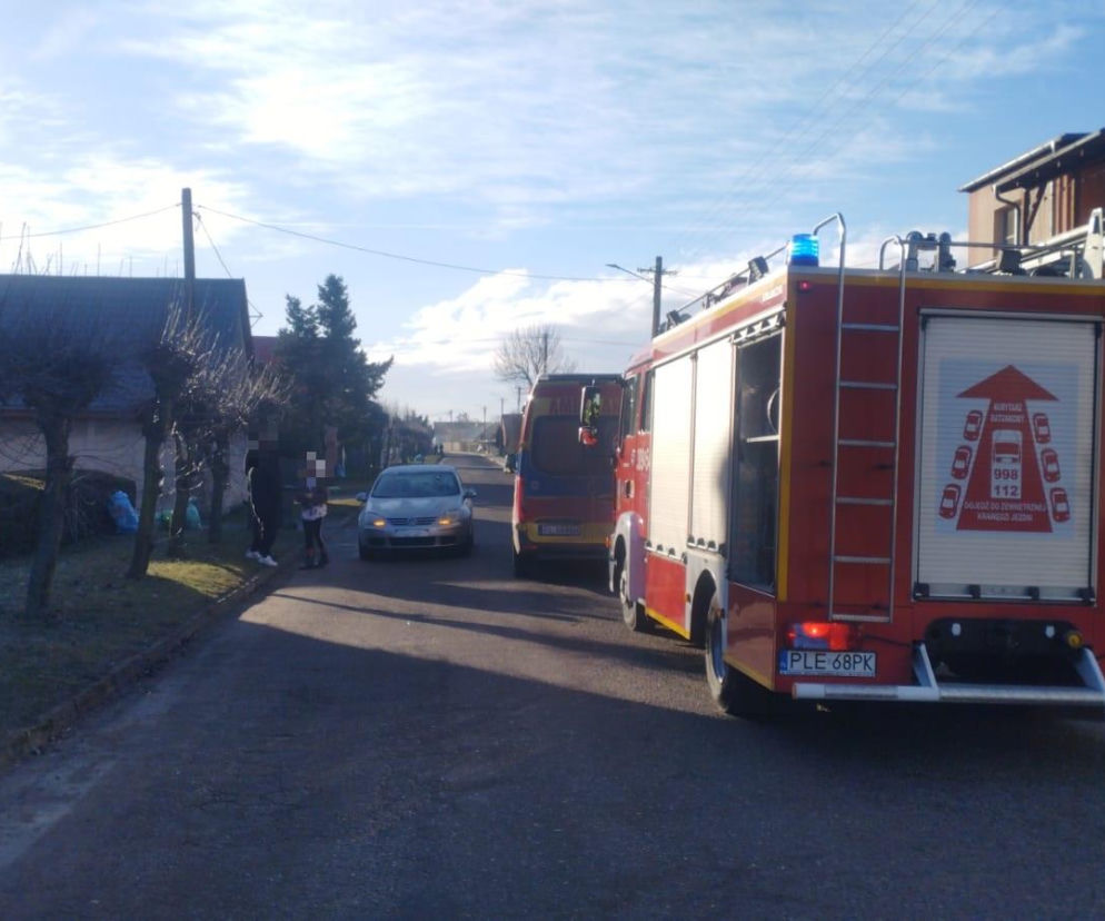 W Długiem Starem koło Leszna samochód potrącił mężczyznę. Pieszy był pijany