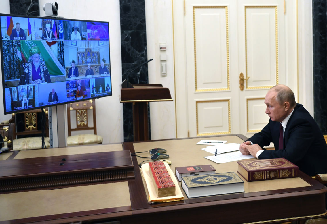 Putin ma Parkinsona? Odda władzę w styczniu. Szokujące plotki