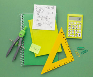 Ile to jest (64:4):(12−8)×(−7)=? Rusz głową i podaj poprawną odpowiedź w mniej niż 10 sekund