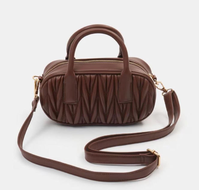 Ta torebka z Sinsay za 49z ł to prawdziwy hit! Łudząco przypomina model znanej marki za 10 000 zł!