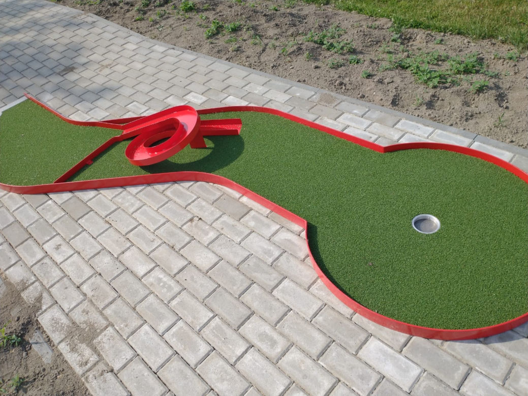 W Bieruniu powstały tory do gry w minigolfa