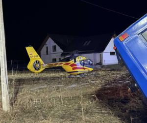 Dramatyczne sceny w Stadnikach. Kierowca busa reanimowany po wypadku