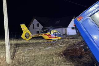 Dramatyczne sceny w Stadnikach. Kierowca busa reanimowany po wypadku