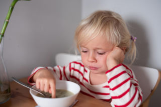 Dlaczego dzieci są bardziej marudne wczesną wiosną? Ten powód zaskakuje wielu rodziców