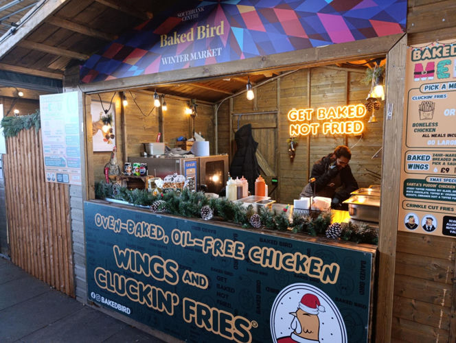 Jest rozmach! - tak polscy turyści oceniają świąteczny jarmark w Londynie. Kramy stoją też przy słynnym London Eye – z widokiem na Big Bena. Zobaczcie nasze zdjęcia!