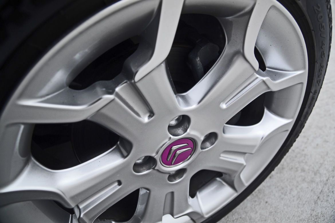 Citroen DS3 Dark Pink 1.6 THP
