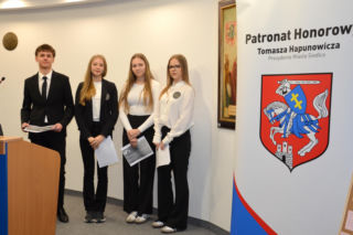 Uczniowie IV LO im. Stanisława Żółkiewskiego w Siedlcach na debacie w Urzędzie Miasta 2026