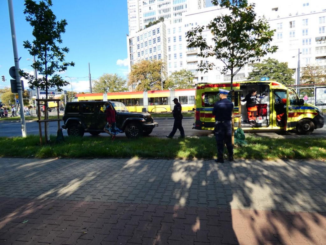 Wyrzucił kierowcę na ulicę i ukradł auto. Pomylił GTA z prawdziwym życie? 