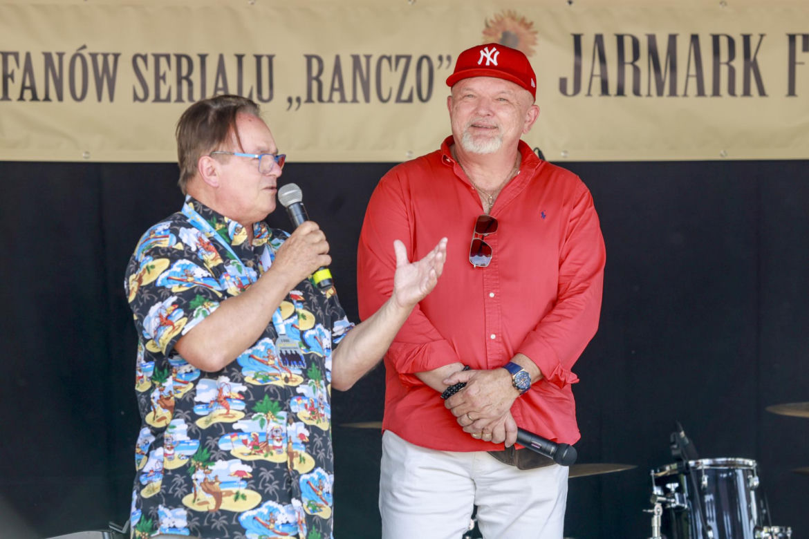 Ranczo. Ogólnopolski zlot fanów - sierpień 2024 r. Pietrek (Piotr Pręgowski), reżyser serialu Wojciech Adamczyk