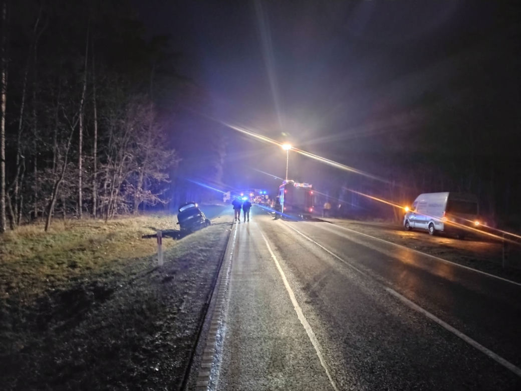 Poważny wypadek w gminie Wielka Nieszawka. Dwie osoby ranne