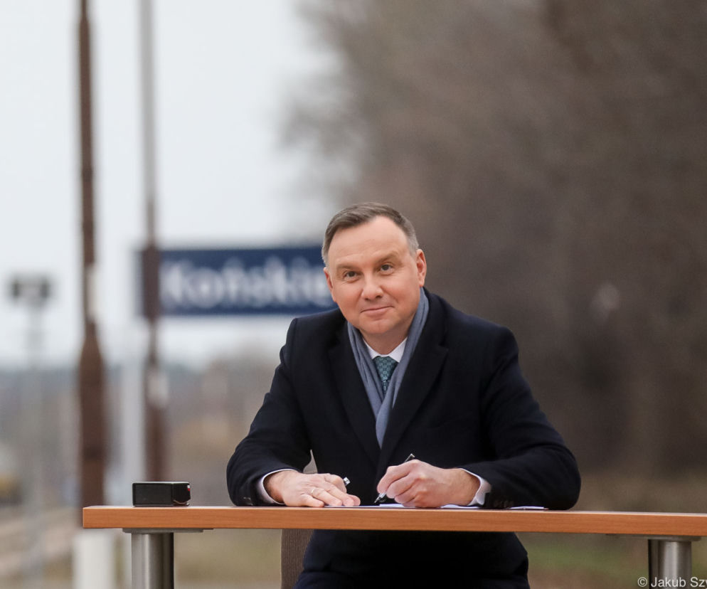 Prezydent Andrzej Duda w Końskich. Podpisał WAŻNĄ ustawę! [ZDJĘCIA]