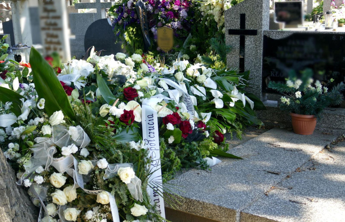 Zatłukli biznesmena trzonkami siekier. Jeden z morderców wciąż na wolności