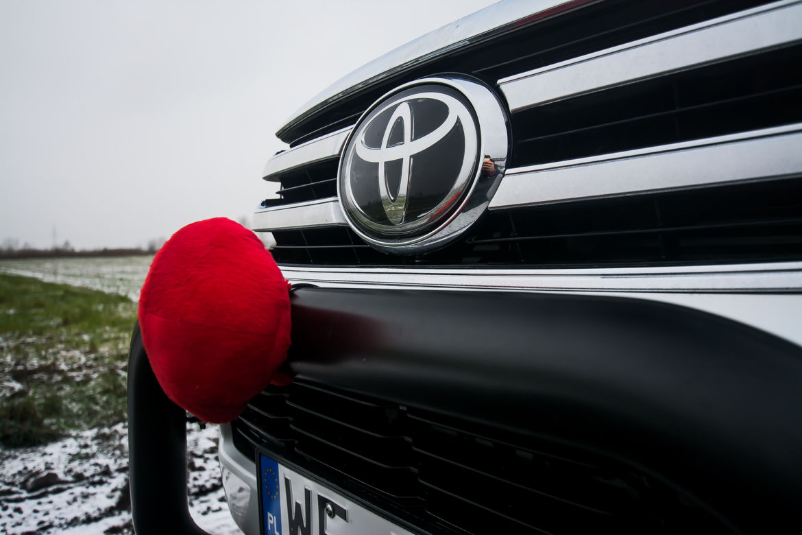 Toyota Hilux Selection 2.4 D-4D 4x4 - pomocnik Świętego Mikołaja