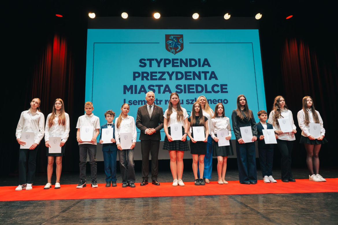 Najzdolniejsi uczniowie odebrali stypendia Prezydenta Miasta Siedlce